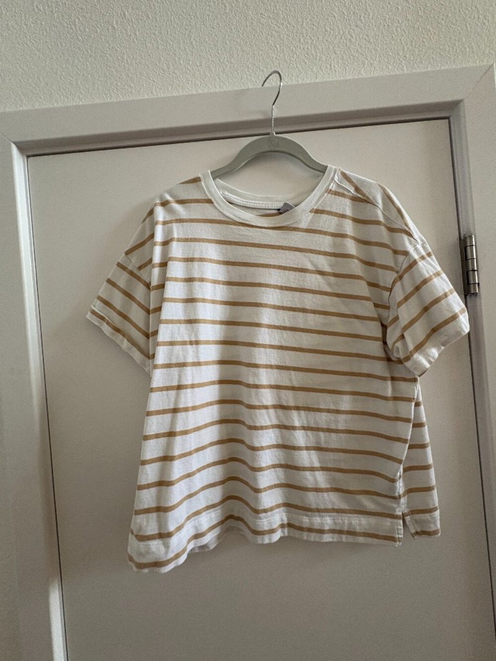 Old Navy Vintage Striped T-Shirt Crewneck Camel Tan White Boxy Tee EUC, Large